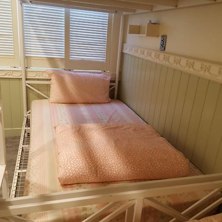橙舍二館 Tw Hostel 2 Тайпей Екстериор снимка